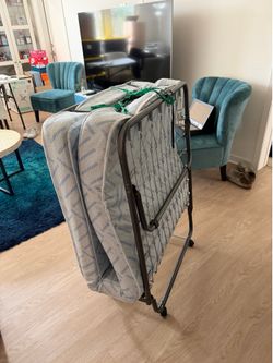 Cot/small bed