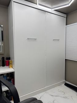 Murphy bed