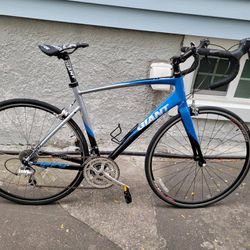 Mint giant defy racing bike