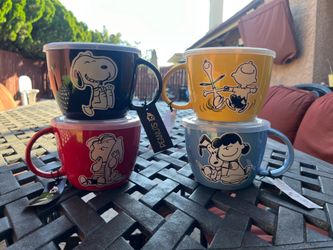 Peanuts Snoopy Ceramic Soup Mugs Vented Lids Set/4 NWT 70th Anniversary Edition