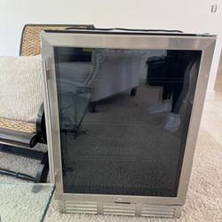 Beverage Refrigerator *Like New