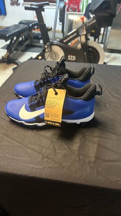 Football cleats size 10.5