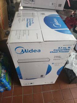 Midea  5.1 cu. ft convertible chest freezer