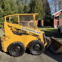 Hydramac 8C Mini Skidsteer. 4000lbs Lift 1000lbs