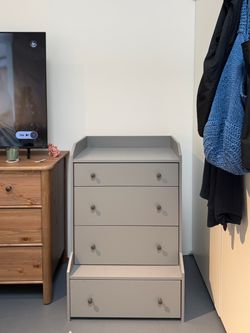 IKEA HAUGA 4-Drawer Dresser in Gray – Like New