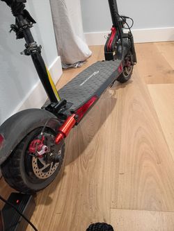 27mph+  800w Evercross scooter. Seat included.