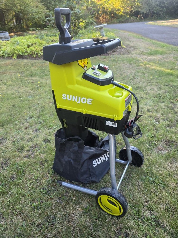 SUNJOE 15amp WOOD CHIPPER