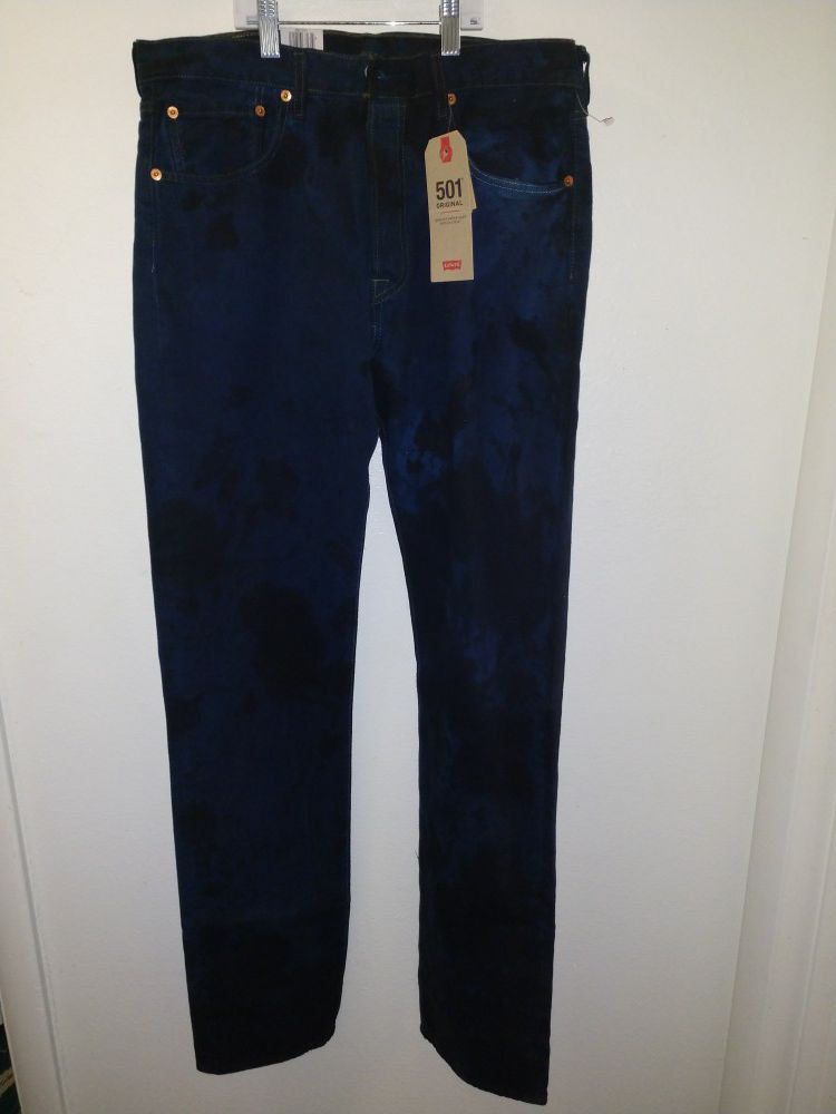 Levi jeans size 32x34