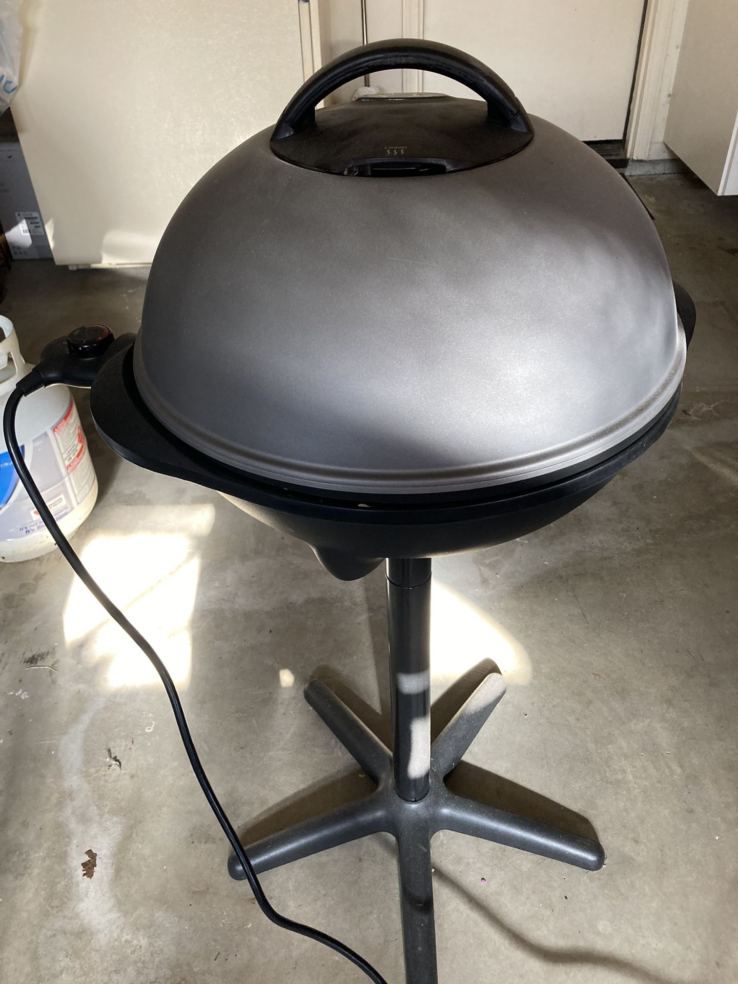 George Foreman Indoor/outdoor Electric Barbecue Grill