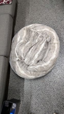 Jax & Bones Dog Bed Faux Fur. Machine Washable 