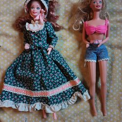 Pair Of Vintage 1966 Barbie Indonesia 
