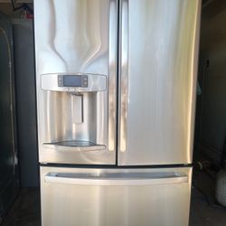 Refrigerator 