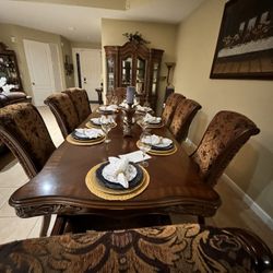 Dining table with 8 very comfortable chairs for sale