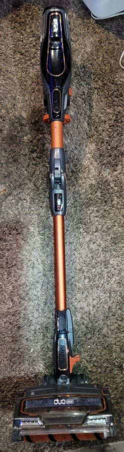 SHARK IF 200 CORDLESS COLLAPSING STICK VACUUM