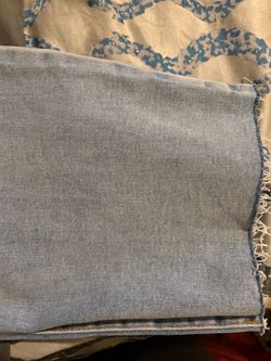 Light Wash Denim Jeans with Frayed Hem