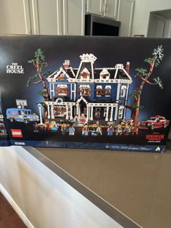 Stranger Things LEGO Creel house