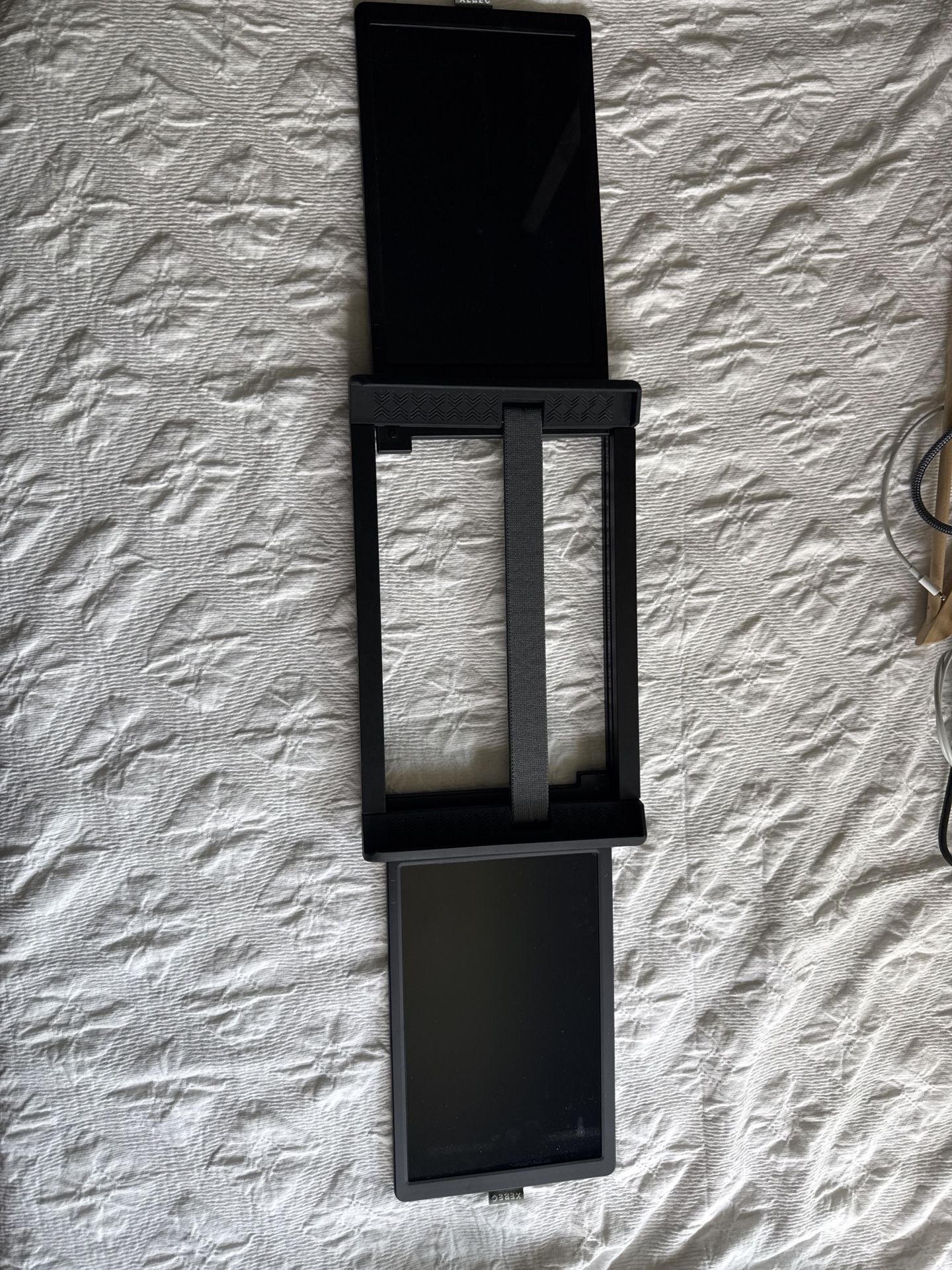 Xebec Tri-Screen 2 Portable Laptop Monitor – Excellent Condition