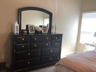 Dresser /mirror and chest