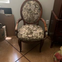 Old School Chair In Good Conditions 