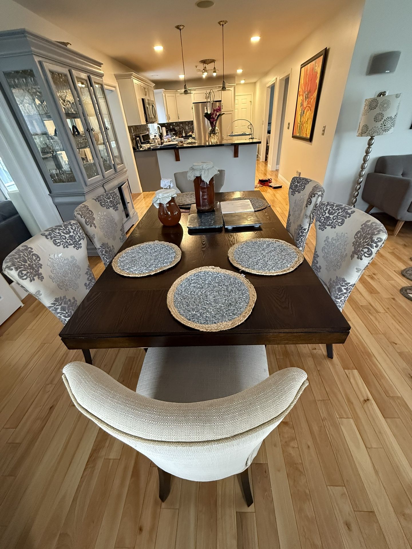 Dining table + 6 Chairs