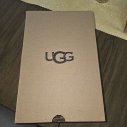 UGG Tasman