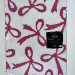1-NWT TAHARI HOME  LARGE PINK BOW BATH RUG