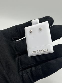 14k Gold Diamond Stud Earrings 