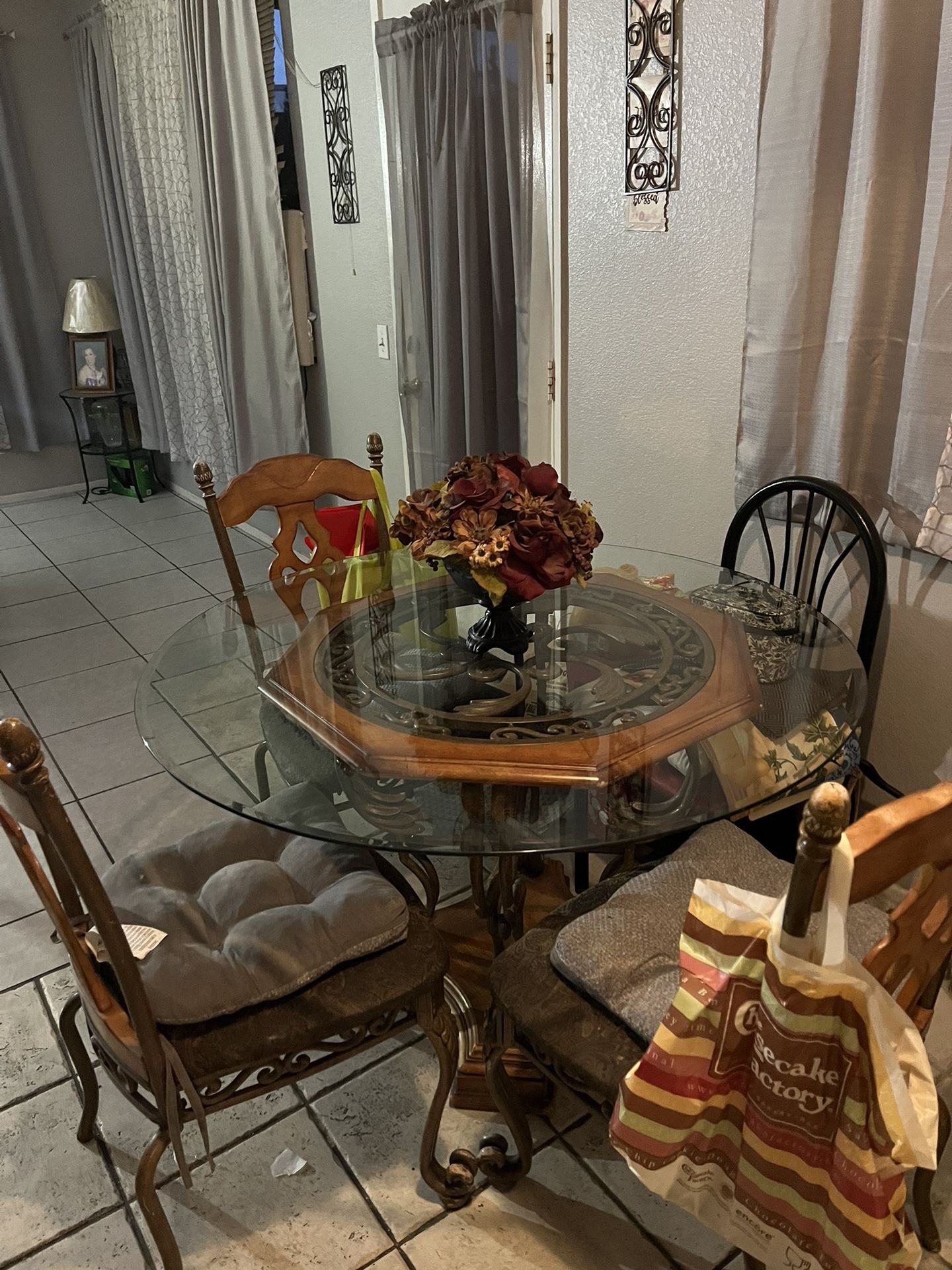 Round Glass Table With 4 Chairs