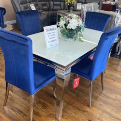 Dining Table W/ 4  Chairs