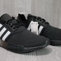 New In box Adidas NMD R1 Size 8 men