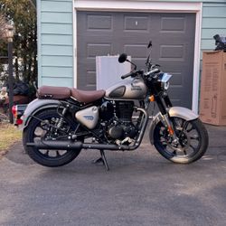 2023 Royal Enfield Classic Gunmetal Gray