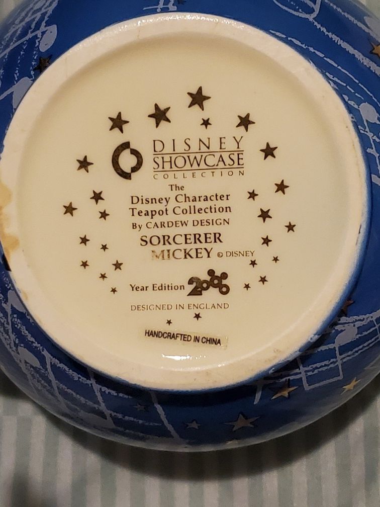Disney showcase collection yr 2000 sorcerer mickey