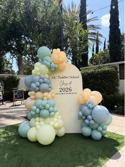 balloon garland, balloon arch, pastel balloons