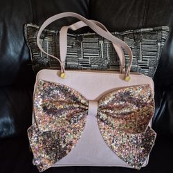 Betsy Johnson Sequin O Bow Hand Bag Big For Women 
