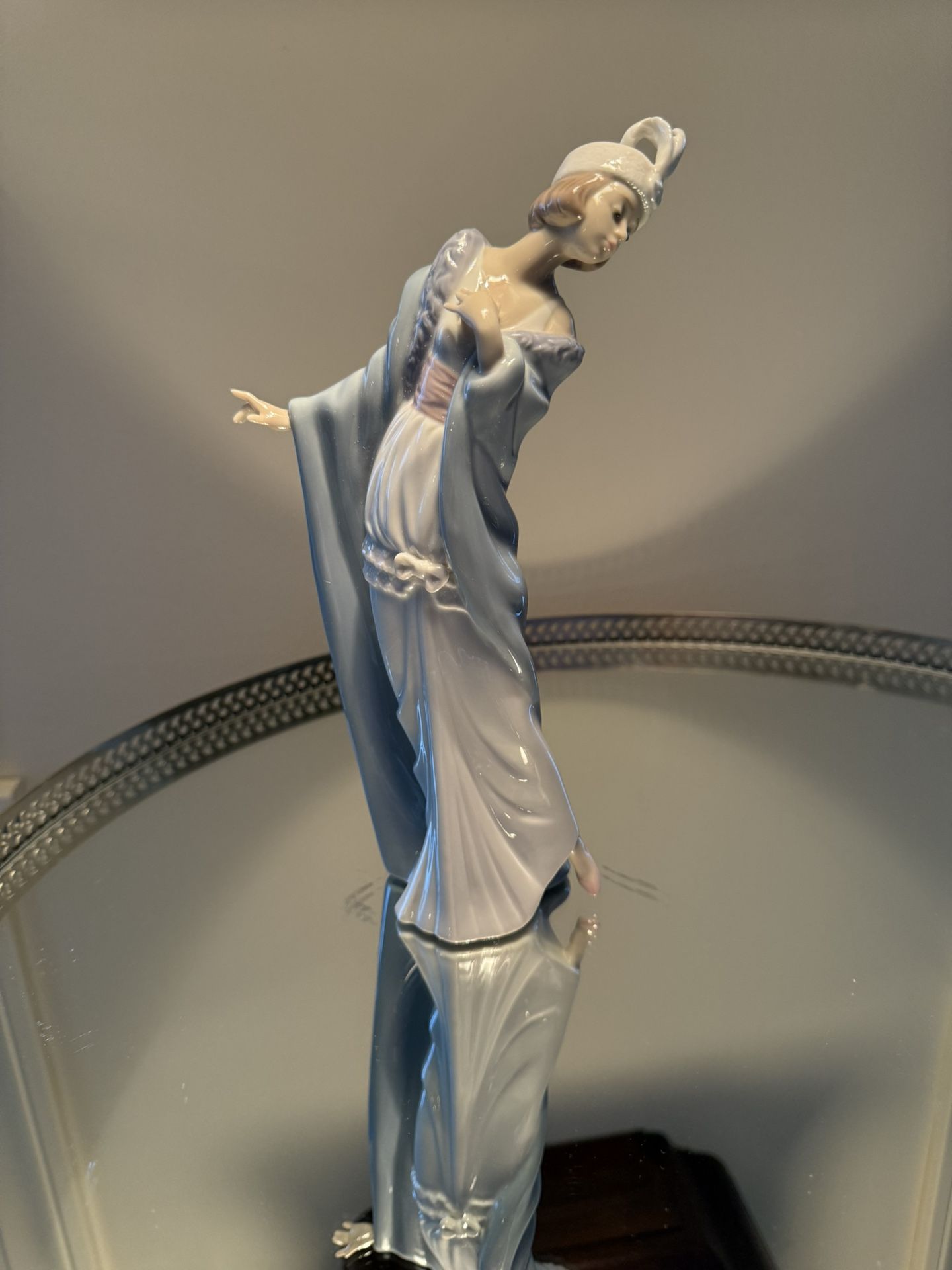 LLADRO “the Flirt” 5789