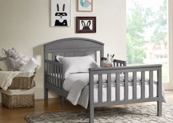 Toddler bed — frame + mattress