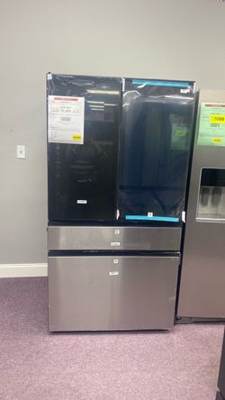 Samsung 28.6 Cu Ft. Bespoke 4-Door French Refrigerator with AI Family Hub+& AI Vision Inside in Charcoal and black