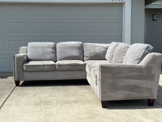 Free Delivery/ Sectional Sofa