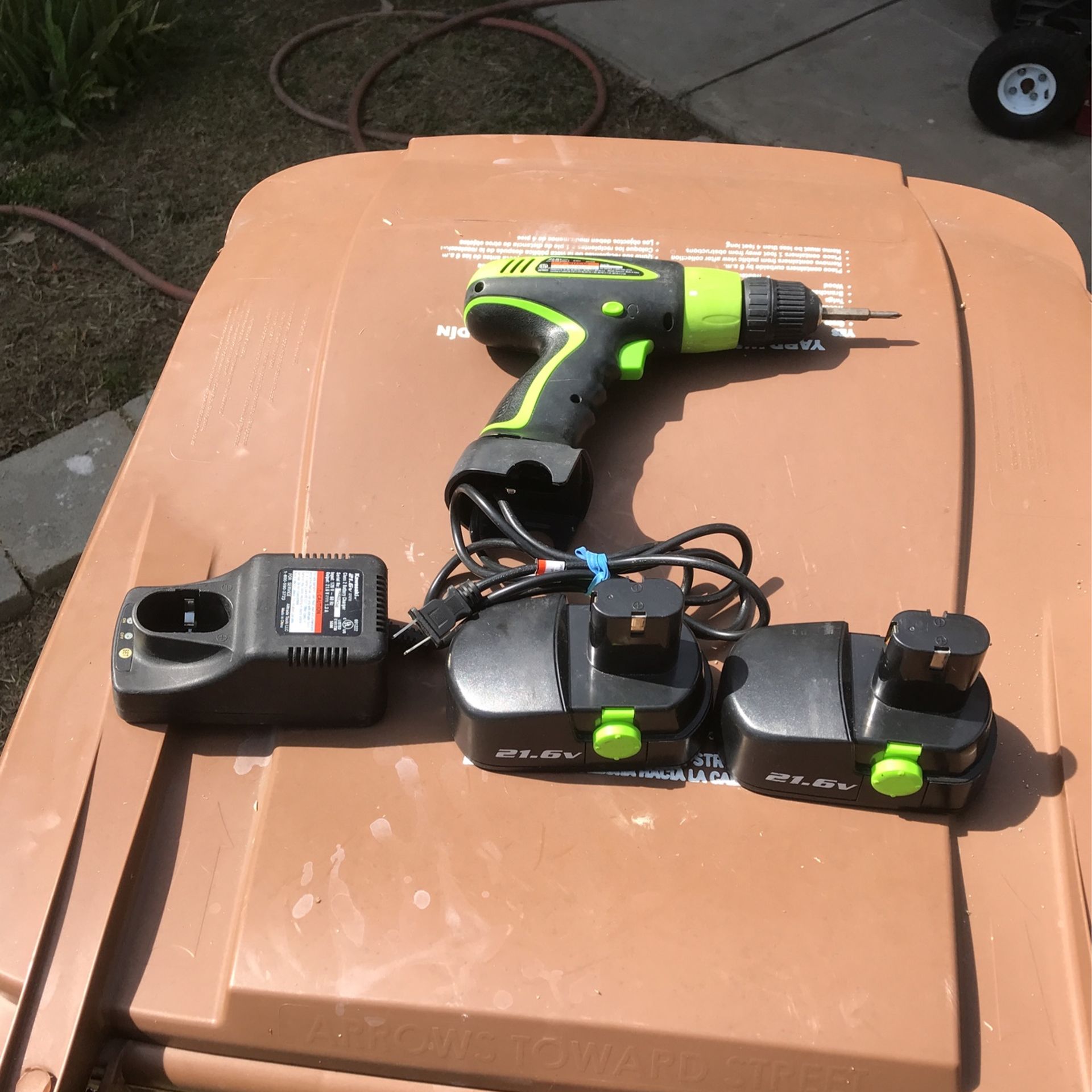 RYOBI 21.6V Drill 2 Batteries With Charger