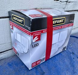 NEW Motion Sensor Light (Defiant Brand)