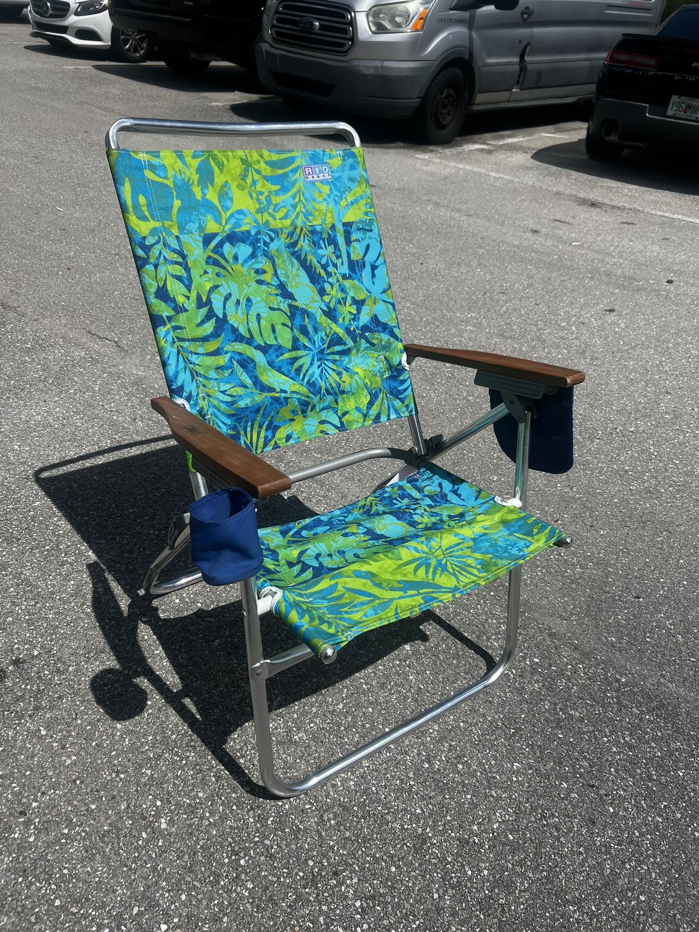 Rio Brand Folding Foldable Aluminum Beach Camping Chair, great condition!