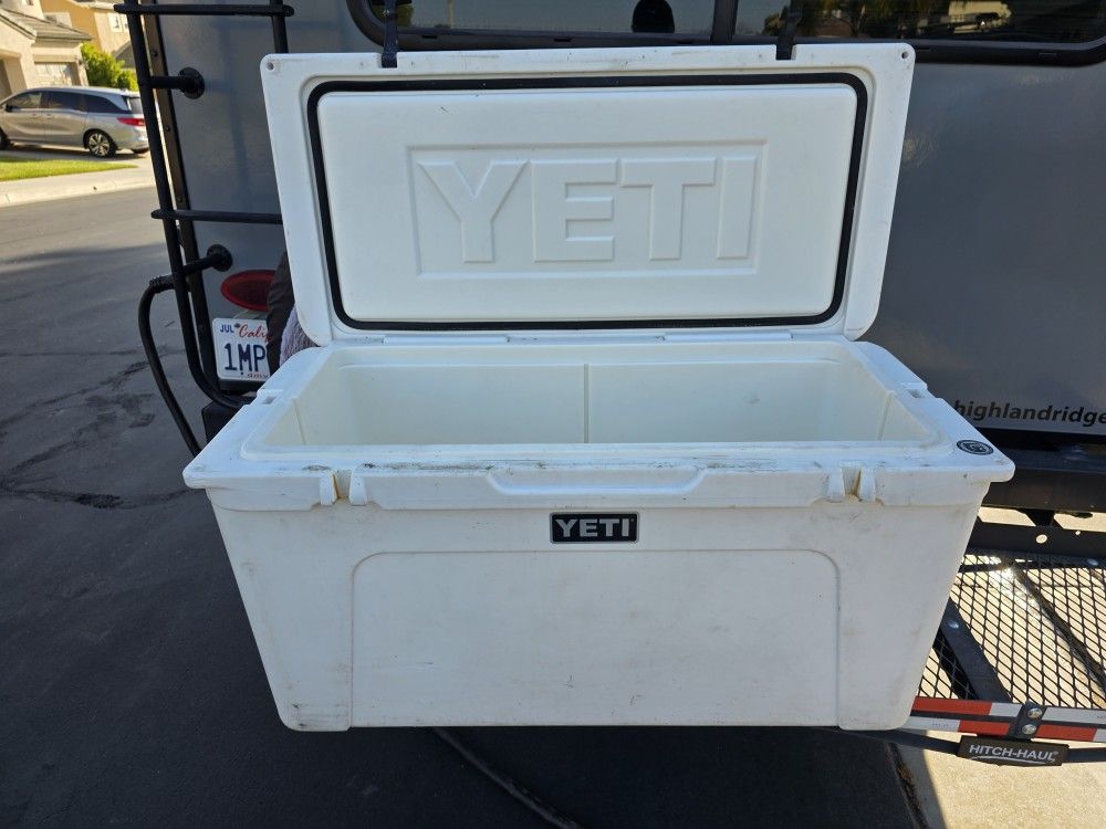 Yeti Tundra 110 large white hard cooler