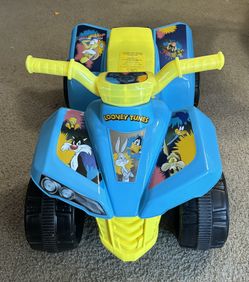 Dynacraft Looney Tunes 6V Quad
