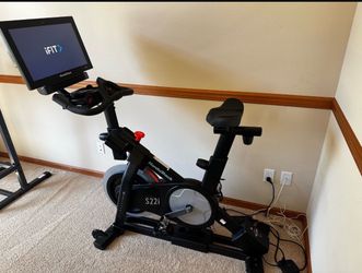 Stationary Bike with Netflix app