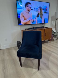 Navy Blue Velvet Accent Chair