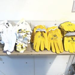 1 Lot Of Lg And Xl Leather Kevlar Gloves. 33prs