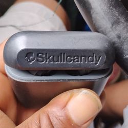 Earbuds 