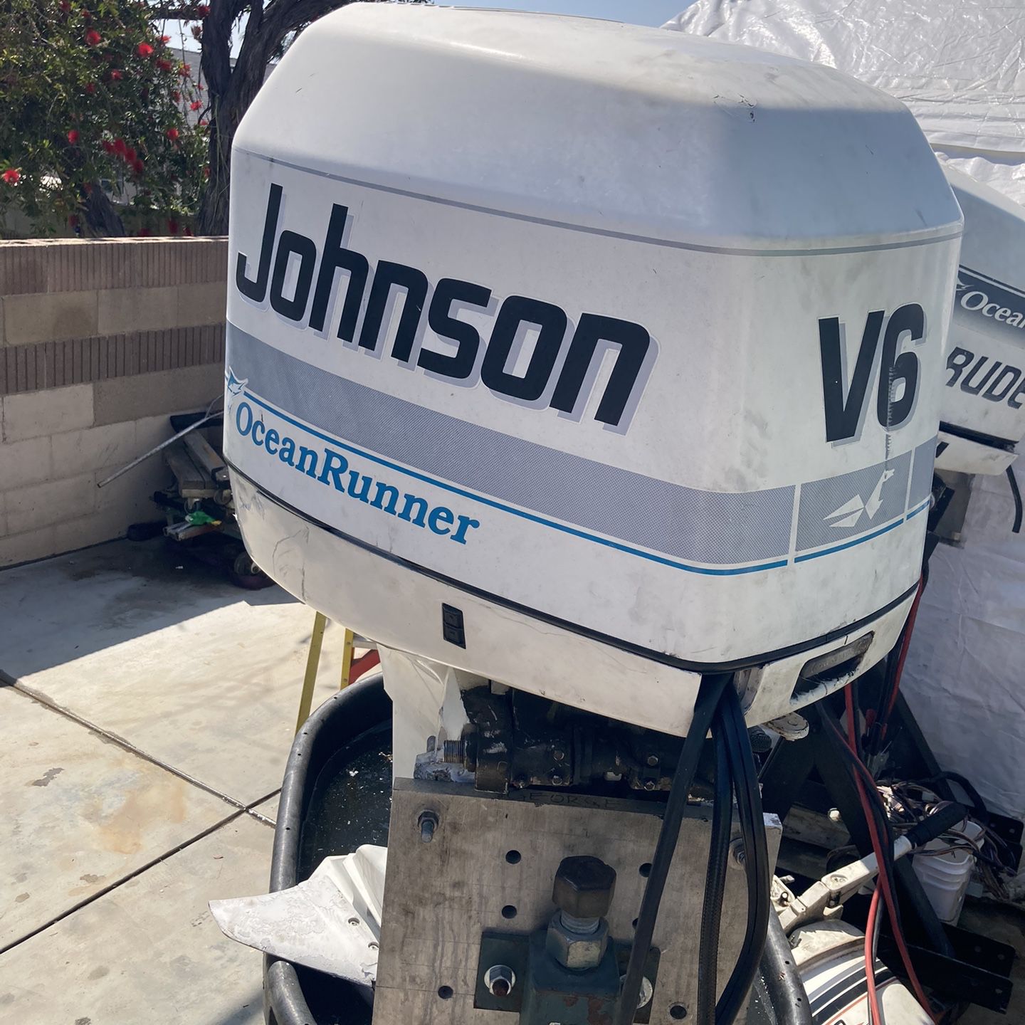 1998 200 HP Johnson Outboard 