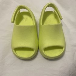 Yeezy Slides Size 7k