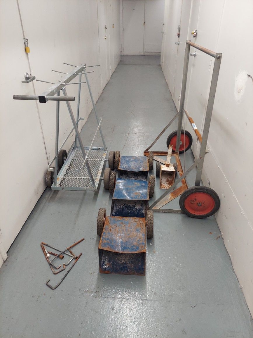 Athletic Field Sports Equipment. 4 Field Dry Markers Spreader Machines, And 2 Equipment Carts, One is Like New